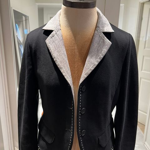 Blazer/jakke fra Fabiana Filippi,nydelig