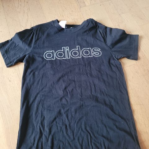 Adidas t-shirt