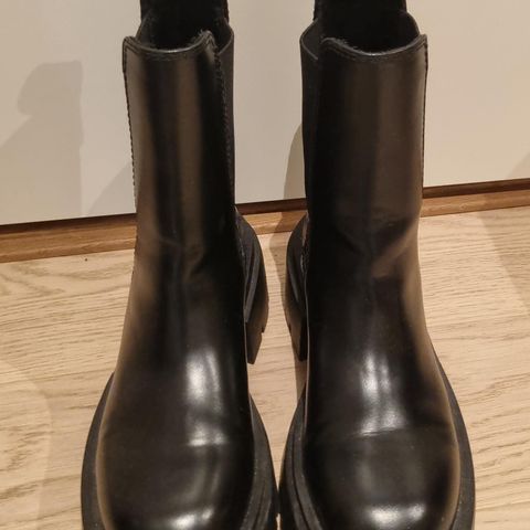 Boots fra HM str 37