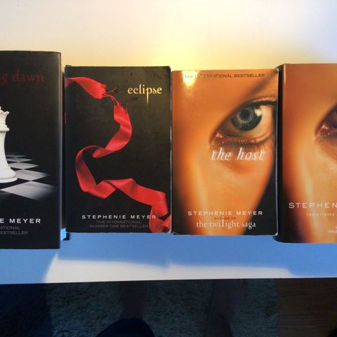Div. Bøker av Stephenie Meyer på Norsk og Engelsk (Innbundet)