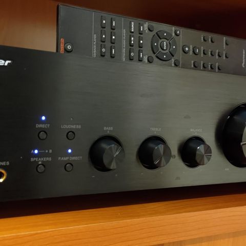 Strøken Pioneer A-40AE stereo forsterker