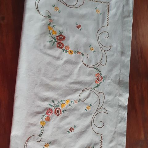 Vintage brodert duk