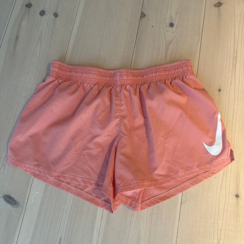 Nike shorts L
