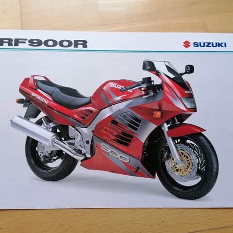 Suzuki RF900R brosjyre.