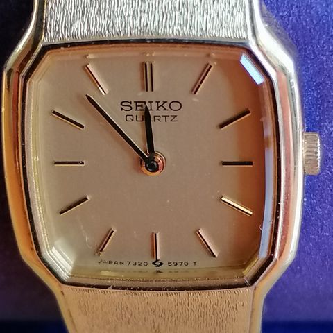 Seiko quartz dameur modell 7320 -5600 gull/stål