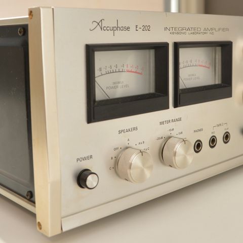 Accuphase E-202 forsterker