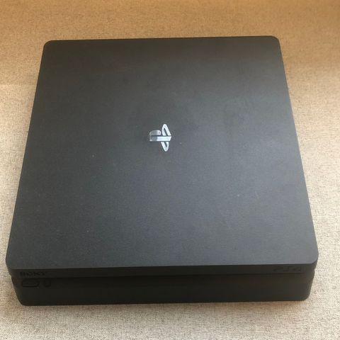 Playstation 4 Slim