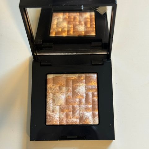 Bobbi Brown, Highlighter