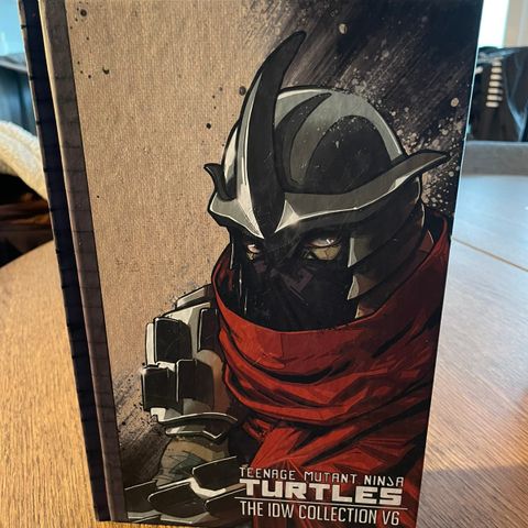 Teenage Mutant Ninja Turtles the IDW Collection Vol 6