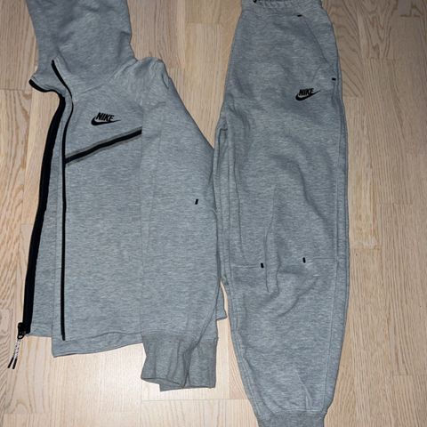 Nike tech fleece dame