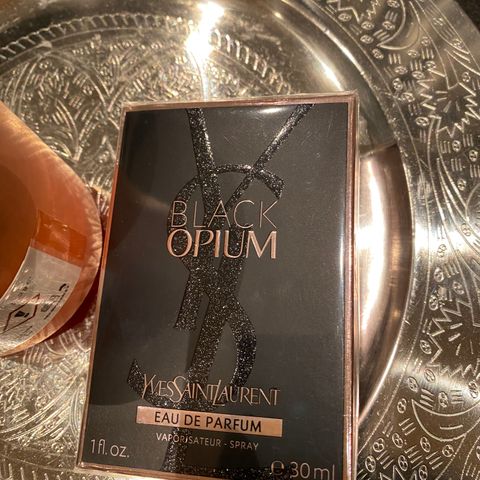 Yves Saint Laurent  Black Opium EdP 30 ml