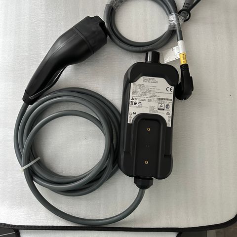 Original BMW Flexible Fast Charger (ubrukt)