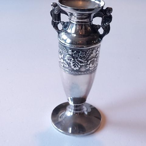 Vase i sølvplett
