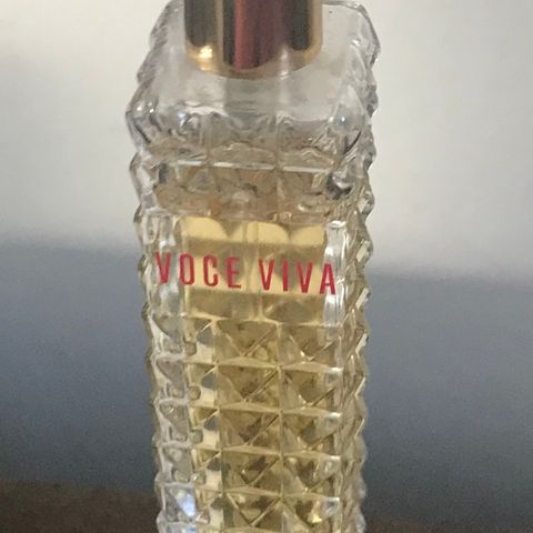 Parfume. Voge viva valentino.