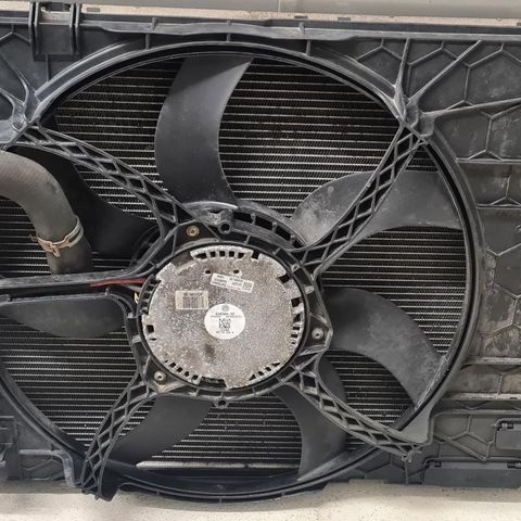 Wv T5.1 2012 radiator med fan og AC radiator