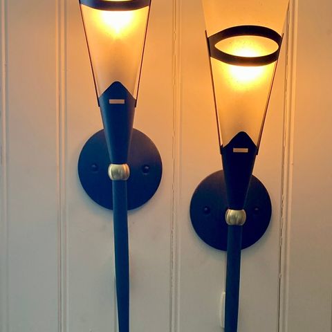 To stk elegante fakkellamper med frostet glass 💡 Samlet pris