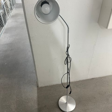 Gulvlampe IKEA