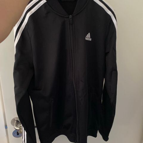 Adidas treningsjakke str S