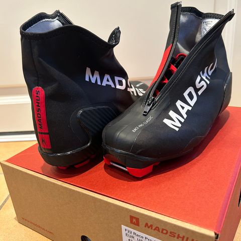 Madshus Race Pro Classic skisko, str 43.