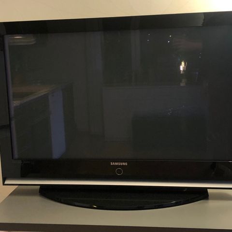 SAMSUNG TV 43 tommer / 43 inches