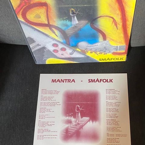 SMÅFOLK: MANTRA