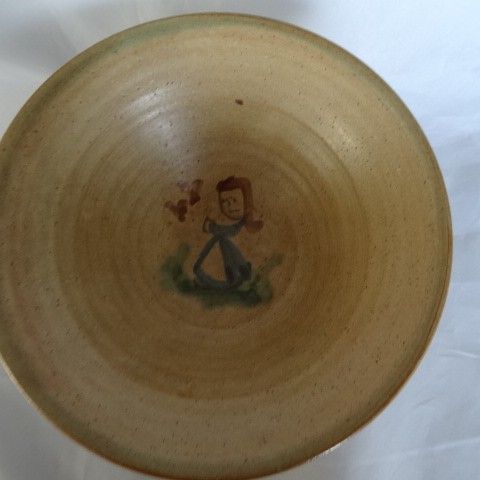 Gammel skål fra Åros keramikk.