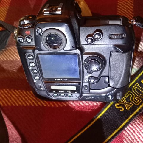 Nikon D2Xs