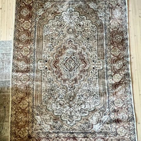 High quality hand-knotted vintage wool/ silk decorative carpet / rug.