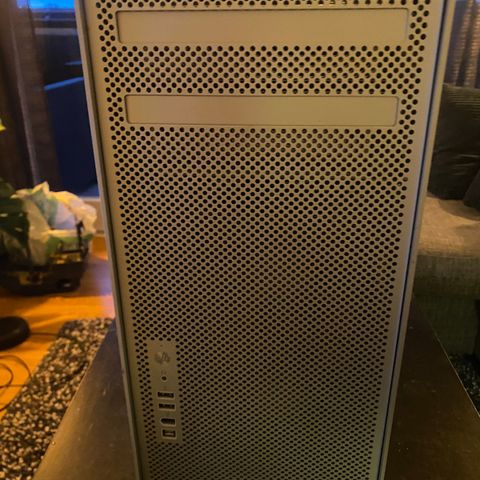 MacPro 1.1 selges billig.