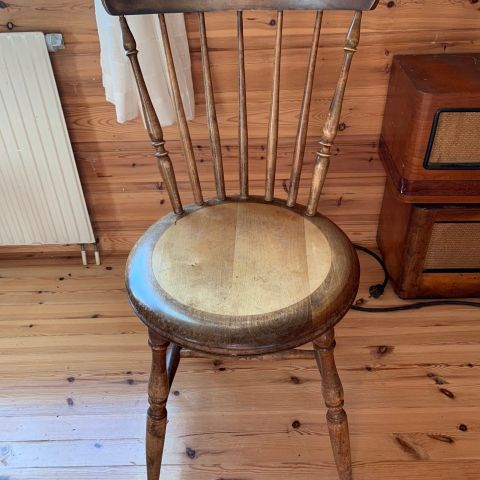 Gammel stol fra norske stolfabrikk, Moss