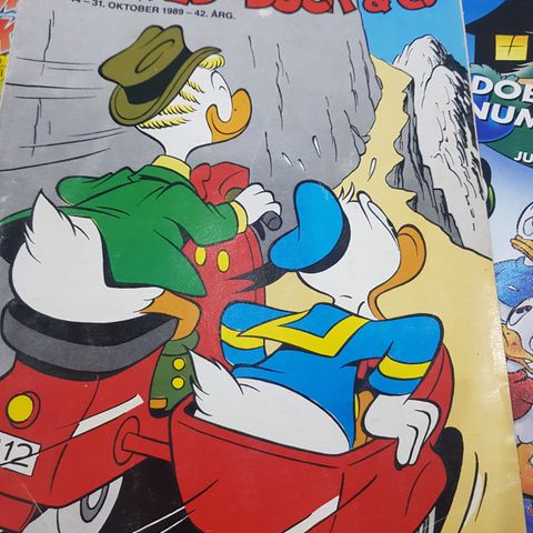 Donald Duck blader til salga