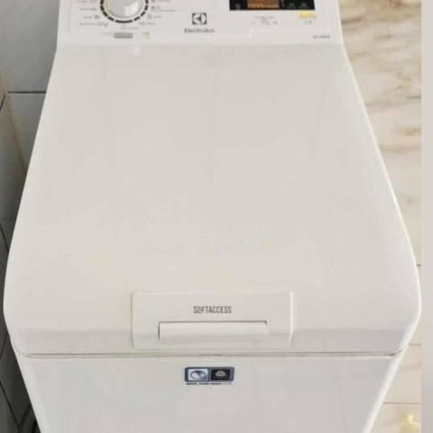 Flott 3,5 år gammel Elektrolux toppmatet vaskemaskin 7 kg kapasitet.