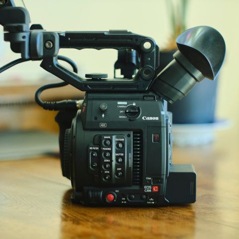 Canon EOS C200 cinema kamera