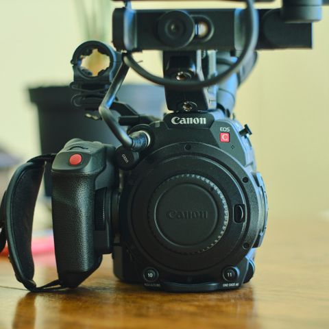 Canon EOS C200 cinema kamera