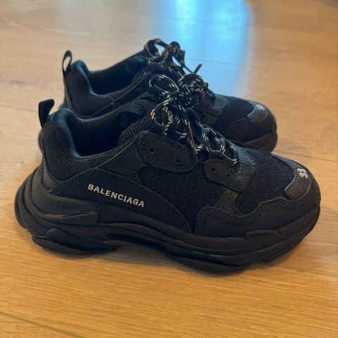 Balenciaga triple S, str. 34