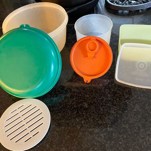 NÅ - 4 stk. RETRO TUPPERWARE bokser