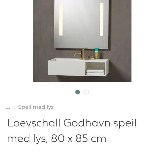 Godhavn bade speil med lys