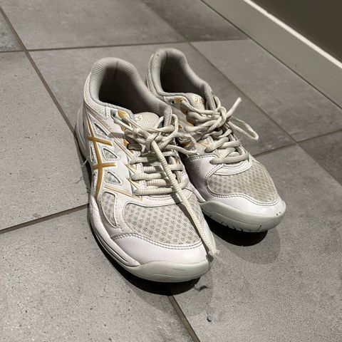 Gymsko/joggesko Asics str.37