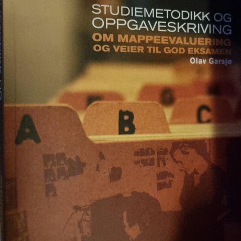 Studiemetodikk og oppgaveskriving