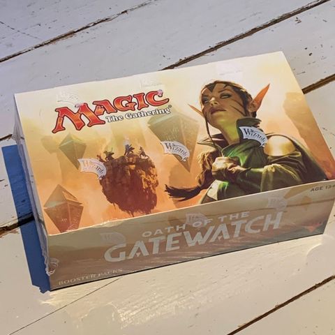 Magic the Gathering Oath of the Gatewatch Booster box uåpnet