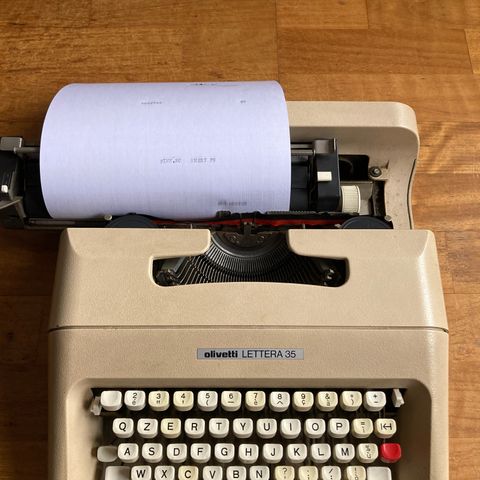 Olivetti lettera 35 skrivemaskin