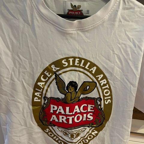 Palace x Stella Artois tskjorte