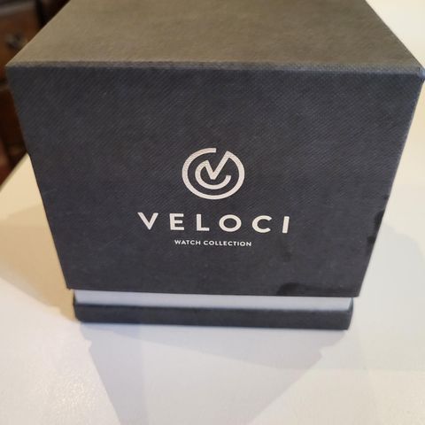 Veloci klokke, ny