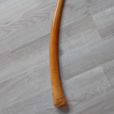 Antikk  afrikansk elfenbein( ivory) blåsehorn (trompet)