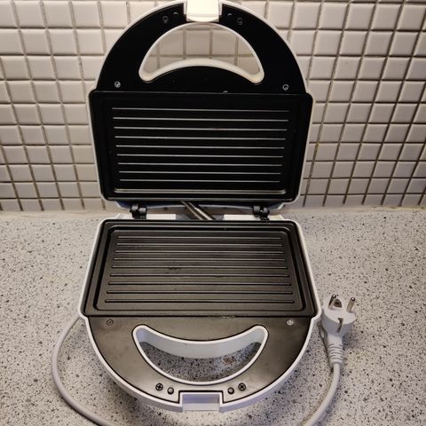 Sandwich maker