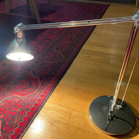 Bordlampe av stål- Ikea Antifoni