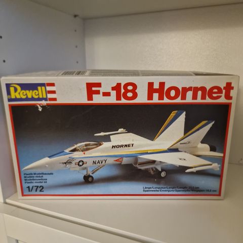 Modellbyggesett, fly F-18 Hornet
