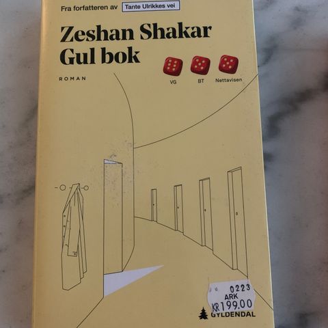 Gul bok av Zeshan Shakar