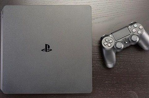 PS4 slim | Play station 4