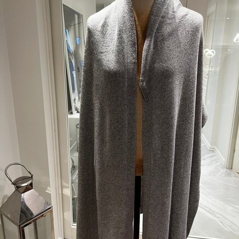 Genser/ / cardigan/ vest fra Cashmere, ny